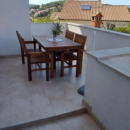 Tina * Jelsa (Hvar)
