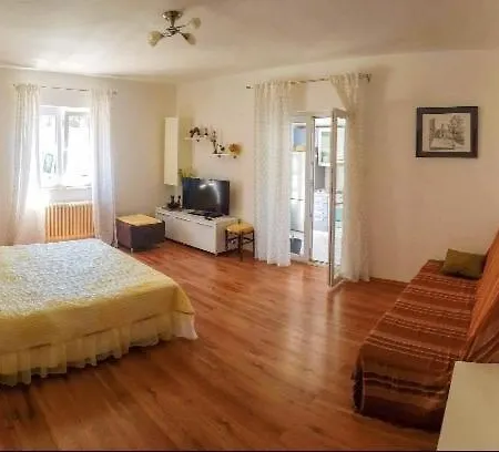Tina Apartmán
