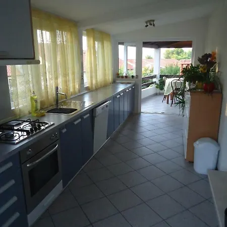 Tina Apartmán