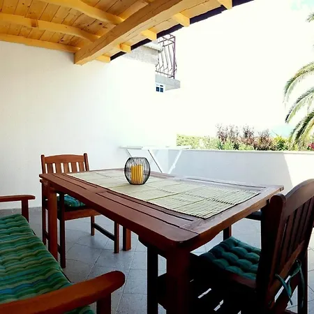 Tina Apartment Jelsa (Hvar)